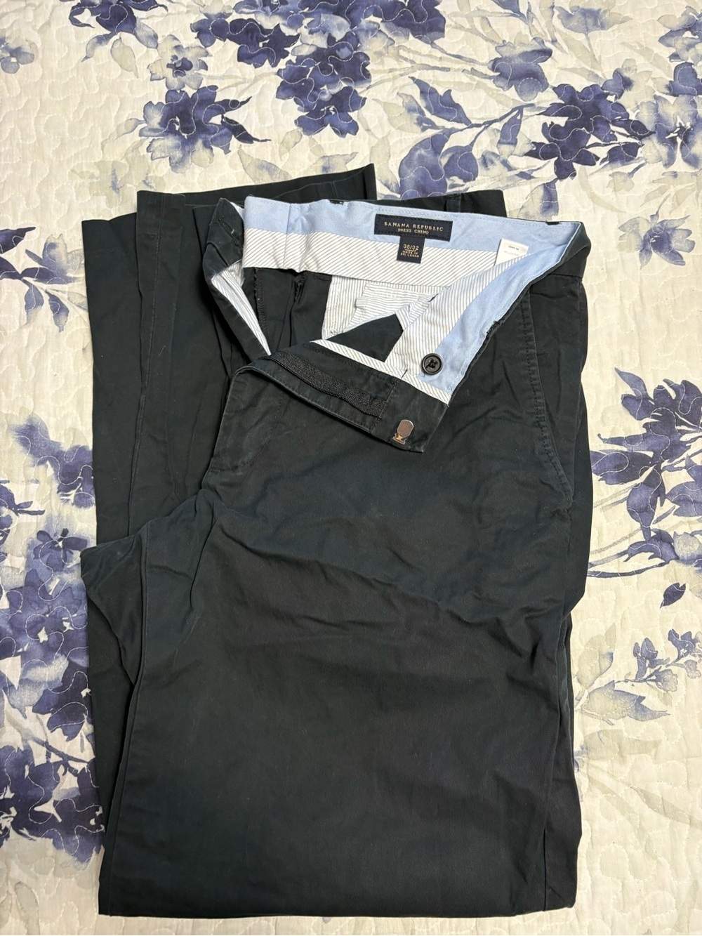 Banana Republic Men's Black Chinos - Modern Stretch Fit
